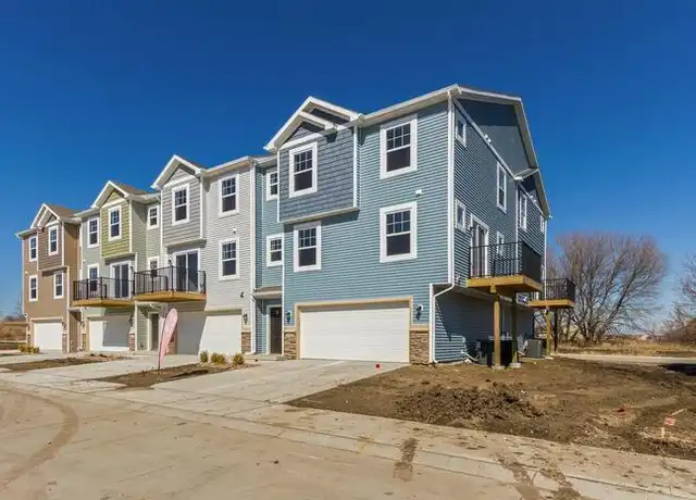 Property at 203 Burr Oak Ct, Norwalk, IA, 50211, 3 beds, 2 baths, [object Object]