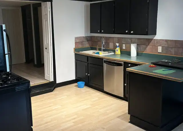 Property at 14 1st Ave Unit 1, Dudley, MA, 01571, 1 bed, 1 bath, [object Object]