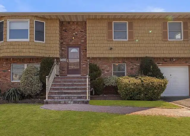 Property at 56 Easton Ave Unit 2, North Babylon, NY, 11703, 3 beds, 2 baths, [object Object]