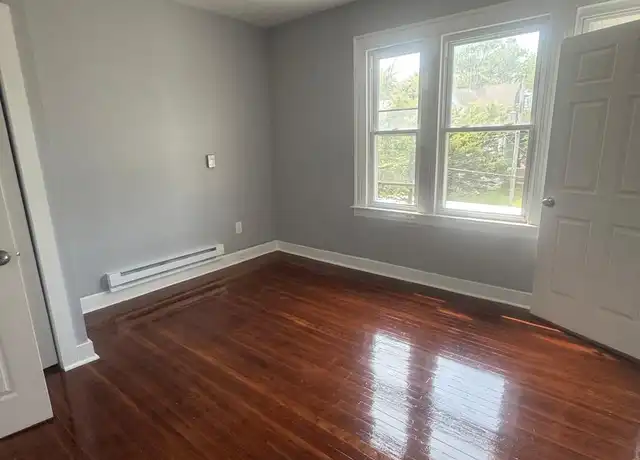 Property at 355 Sherman Ave Unit 2, New Haven, CT, 06511, 3 beds, 1 bath, [object Object]