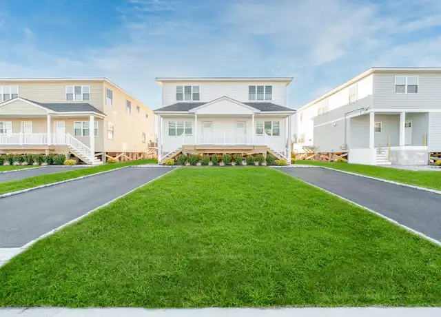 Property at 2852 Ocean Ave, Seaford, NY, 11783, 2 beds, 2.5 baths, [object Object]