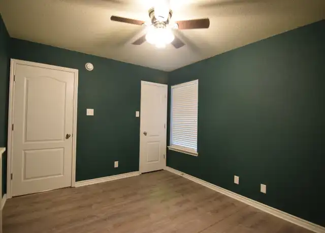 Property at 305 Sandra Sue Dr, Killeen, TX, 76542, 4 beds, 2 baths, [object Object]