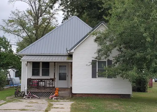 Property at 1006 S 4th St, Clinton, IN, 47842, 3 beds, 1 bath, [object Object]
