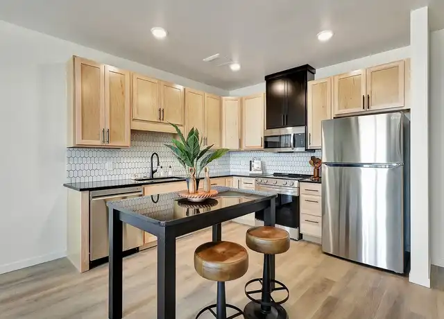 Property at Silver Lake Crossing - 28 7th St NE, Rochester, MN, 55906, 1 bed, 1 bath, [object Object]