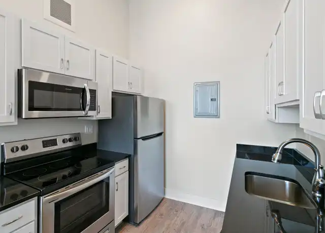 Property at 10 W Adams Ave Unit 402, Detroit, MI, 48226, 1 bed, 1 bath, [object Object]