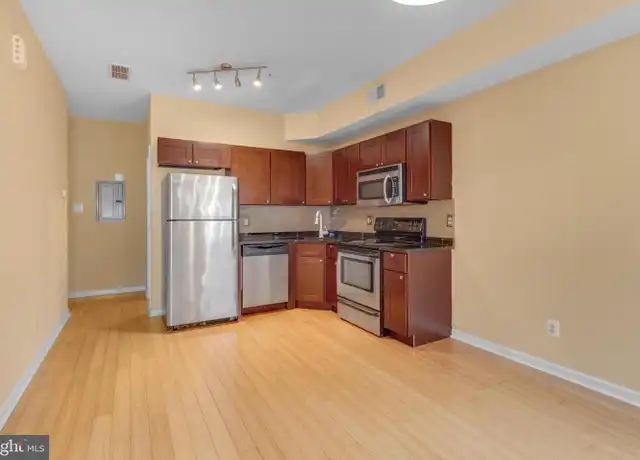 Property at 909 N 19th St Unit B, Philadelphia, PA, 19130, 2 beds, 2 baths, [object Object]