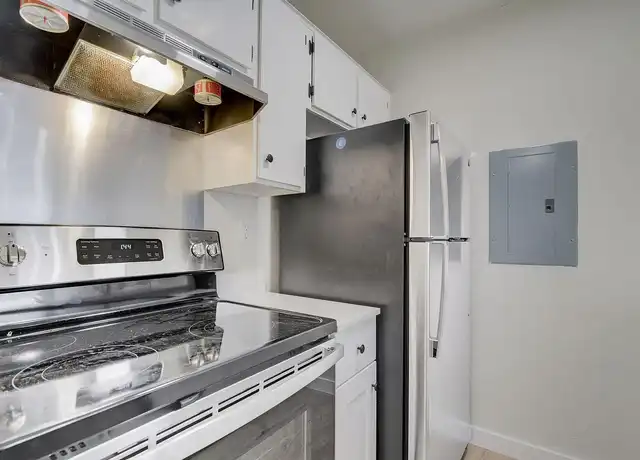 Property at Moser Gardens Apartments - 2315 Moser Ave, Dallas, TX, 75206, 1 bed, 1 bath, [object Object]