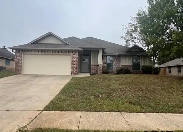 Property at 7343 Rockpoint Ln, Tyler, TX, 75703, 4 beds, 2 baths, [object Object]