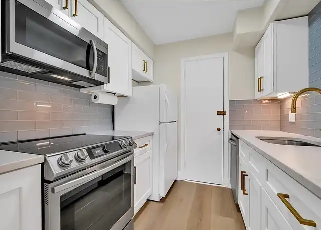 Property at 2401 Euclid Heights Blvd, Cleveland Heights, OH, 44106, 1 bed, 1 bath, [object Object]