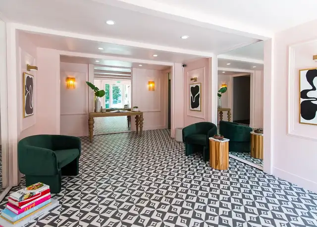 Photo of 954 Palm Ave, West Hollywood, CA 90069