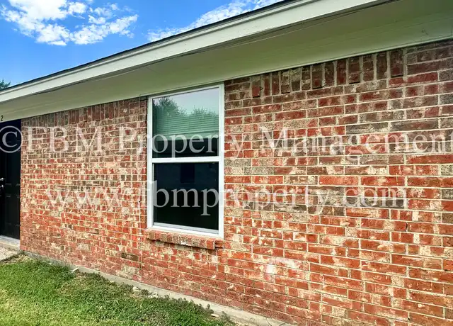 Property at 3222 W 8th Ave Unit 2, Corsicana, TX, 75110, 2 beds, 1 bath, [object Object]