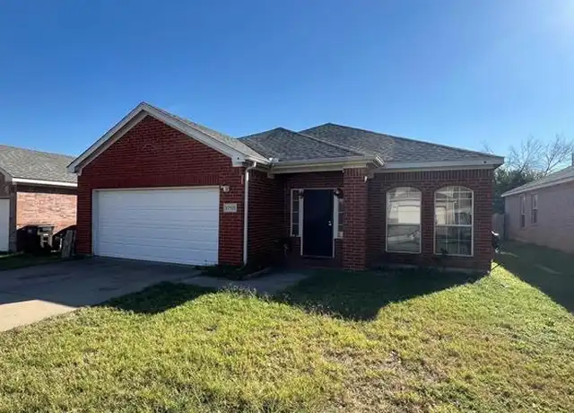 Property at 12928 Honey Locust Cir, Euless, TX, 76040, 3 beds, 2 baths, [object Object]