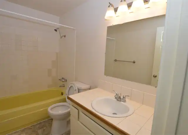 Property at 597 Country Club Rd Unit 34, Eugene, OR, 97401, 2 beds, 1.5 baths, [object Object]