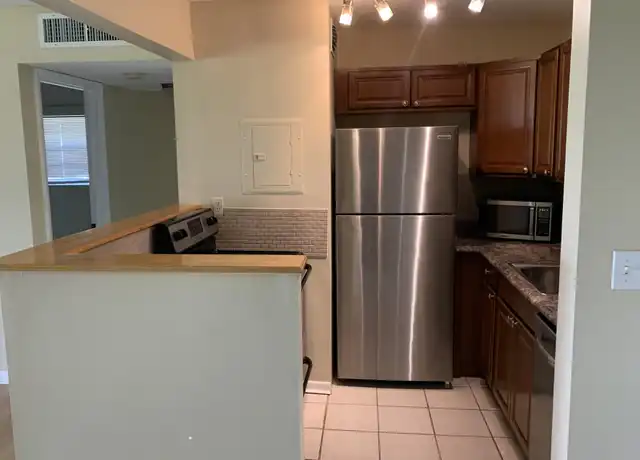 Property at 9105 SW 137th Ter Unit G, Miami, FL, 33176, 1 bed, 1 bath, [object Object]