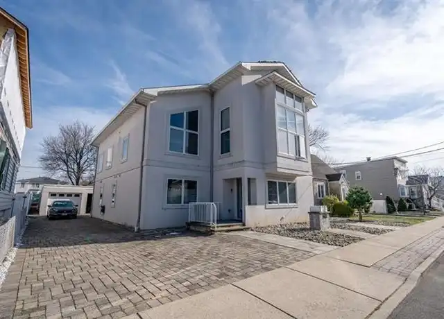 Property at 770 6th St #2, Secaucus, NJ, 07094, 2 beds, 2.5 baths, [object Object]