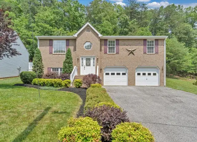 Property at 4161 Daugherty Rd, Salem, VA, 24153, 3 beds, 3 baths, [object Object]