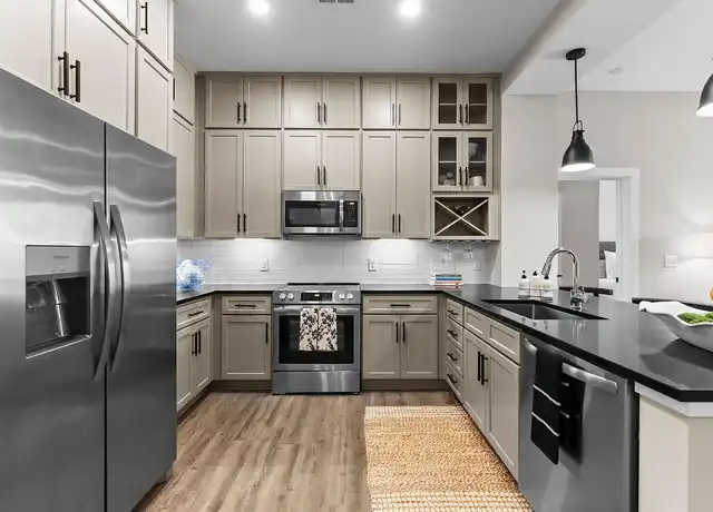 Property at The Sloan at LoSo - 120 Hollis Rd, Charlotte, NC, 28209, 1 bed, 1-1.5 bath, [object Object]