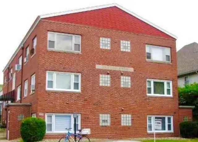 Property at 306 W Hill St, Champaign, IL, 61820, 1 bed, 1 bath, [object Object]