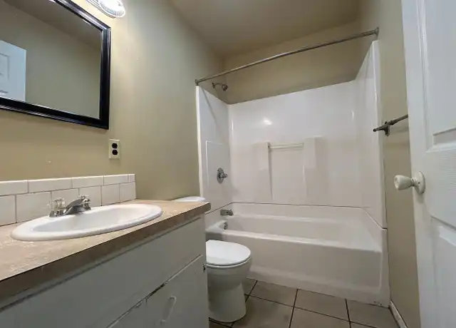 Property at 409 Park St, Springdale, AR, 72764, 2 beds, 1 bath, [object Object]