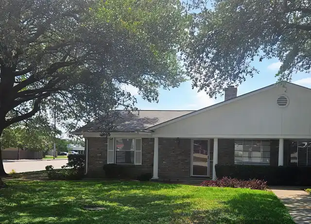 Property at 801 Livingston Dr, Hurst, TX, 76053, 2 beds, 1.5 baths, [object Object]