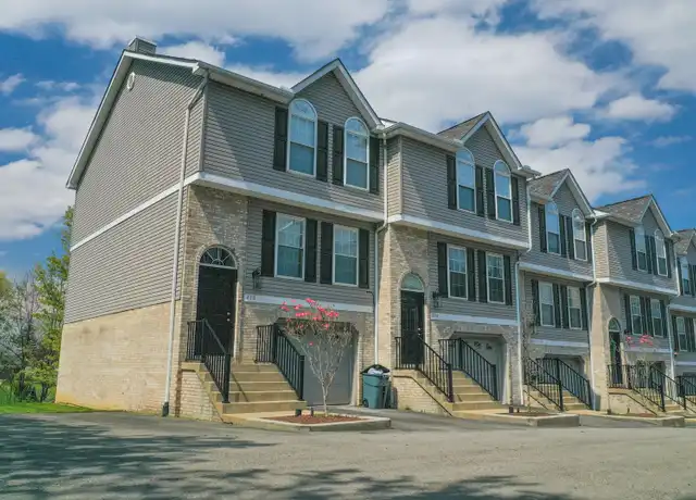 Property at 105 Katerina Dr, Monaca, PA, 15061, 2 beds, 1.5 baths, [object Object]