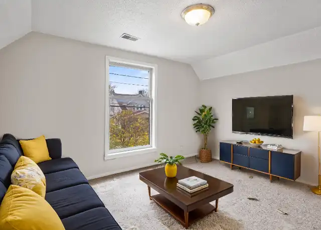 Property at 741 7th St NW Unit 2, Grand Rapids, MI, 49504, 1 bed, 1 bath, [object Object]