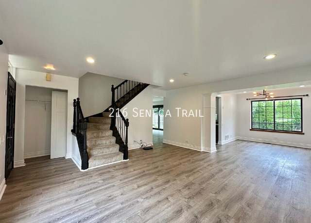 Photo of 216 Seneca Trl, Bloomingdale, IL 60108