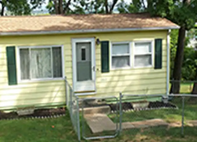 Property at 1357 E Pennsylvania Ave, State College, PA, 16801, 3 beds, 1 bath, [object Object]