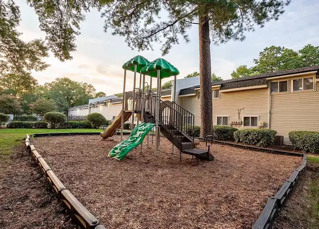 Photo of 414 Turlington Rd, Newport News, VA 23606