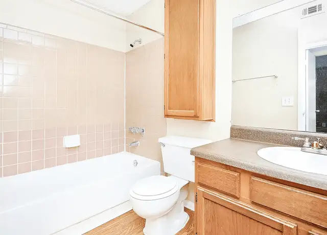 Photo of 8214 Princeton Square Blvd E, Jacksonville, FL 32256