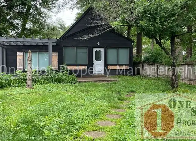Property at 106 W 79th Ter, Kansas City, MO, 64114, 4 beds, 2 baths, [object Object]