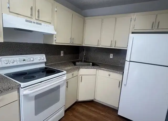 Property at 6141 W 22nd Ct Unit 207, Hialeah, FL, 33016, 3 beds, 2 baths, [object Object]