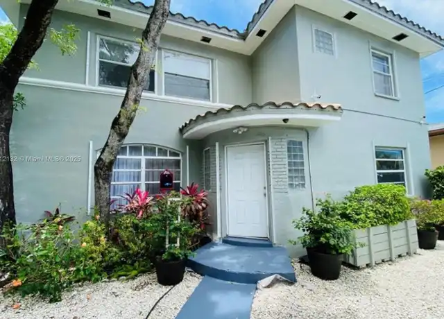 Property at 533 NE 68th St Unit rear, Miami, FL, 33138, 2 beds, 1 bath, [object Object]