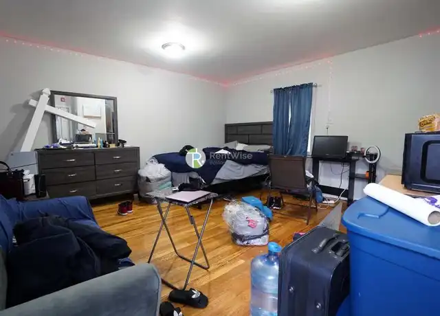 Property at 763 Truman Hwy, Hyde Park, MA, 02136, 0 beds, 1 bath, [object Object]