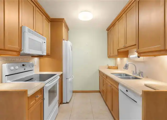 Property at 2301 Lucaya Ln Unit G1, Coconut Creek, FL, 33066, 1 bed, 1 bath, [object Object]