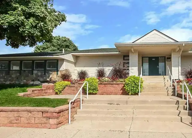 Property at Oakland Glens - 41875 Carousel St, Novi, MI, 48377, 2-3 beds, 2 baths, [object Object]