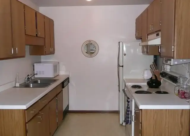 Photo of 2002 Elka Ln, Madison, WI 53704