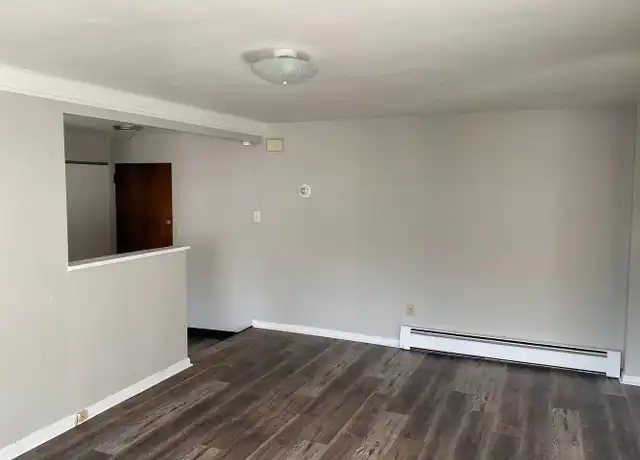 Property at 123 6th St Unit 3, Turtle Creek, PA, 15145, 1 bed, 1 bath, [object Object]