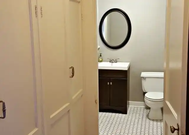 Property at Highland Court Apartments - 3860 Harney St, Omaha, NE, 68131, 2 beds, 1.5 baths, [object Object]