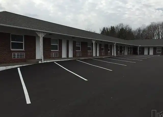 Property at Traveler's Suites - 6110 Market St, Youngstown, OH, 44512, 1 bed, 1 bath, [object Object]