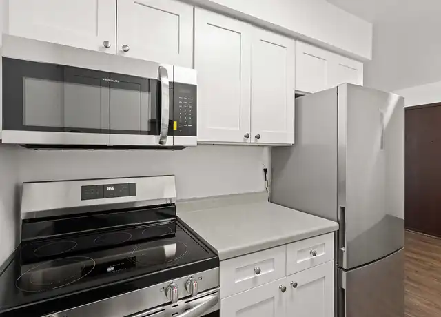 Property at Hillcrest Apartments - 1023 W Main St, Watertown, WI, 53094, 1-2 bed, 1 bath, [object Object]