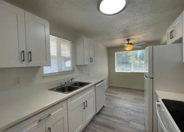 Property at 709-723 SE 212th Ave Unit 711, Gresham, OR, 97030, 2 beds, 1.5 baths, [object Object]