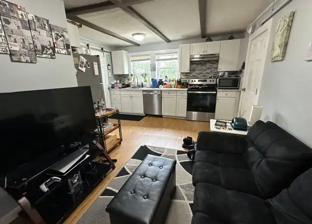 Property at 6 Old Chester Rd Unit 2, Derry, NH, 03038, 1 bed, 1 bath, [object Object]