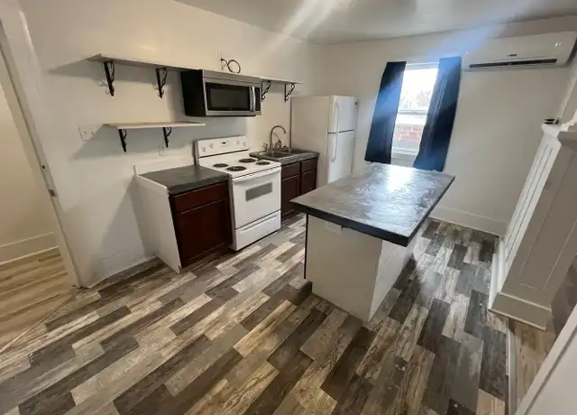Property at 735 10th St Unit 202, Boone, IA, 50036, 2 beds, 1 bath, [object Object]