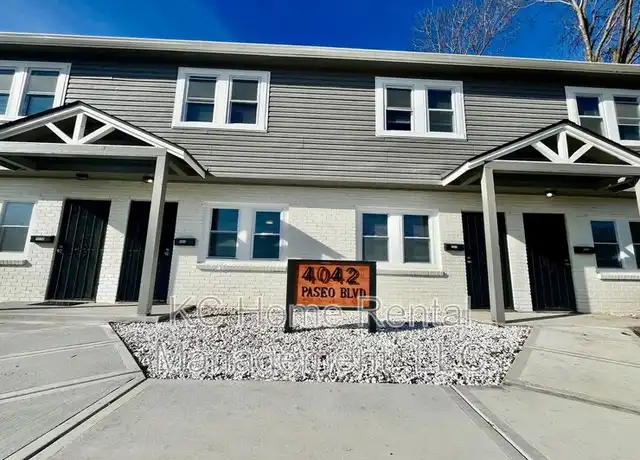 Property at 4046 The Paseo, Kansas City, MO, 64110, 2 beds, 1.5 baths, [object Object]