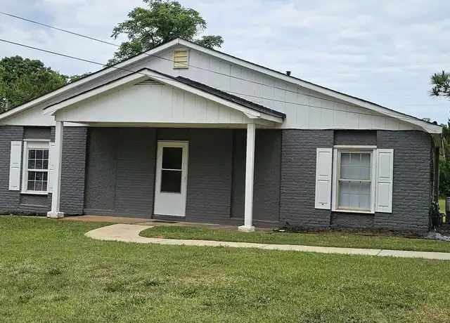 Property at 208 Lavender St, Fort Valley, GA, 31030, 2 beds, 1 bath, [object Object]
