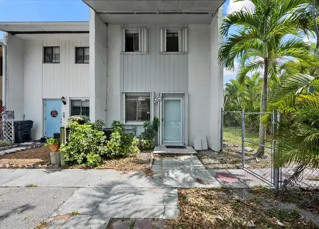 Property at 3666 Pinehurst Dr Unit C, Lake Worth, FL, 33467, 2 beds, 1.5 baths, [object Object]