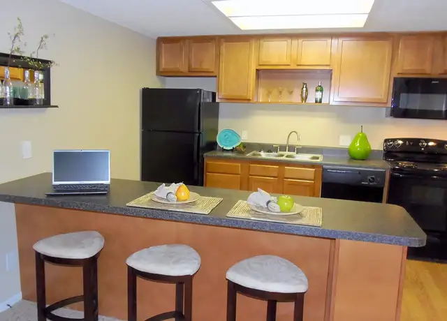 Photo of 9555 International Cir, Indianapolis, IN 46268