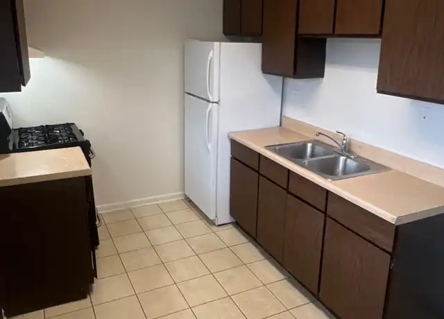 Property at 1740 North Ave Unit 14, Waukegan, IL, 60085, 1 bed, 1 bath, [object Object]