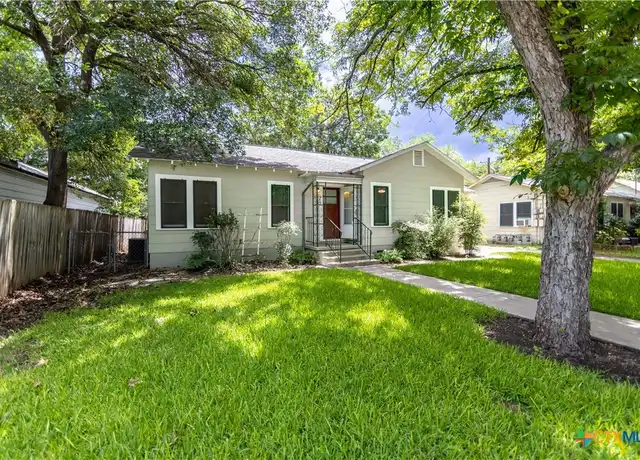 Property at 465 S Guenther Ave, New Braunfels, TX, 78130, 2 beds, 1.5 baths, [object Object]